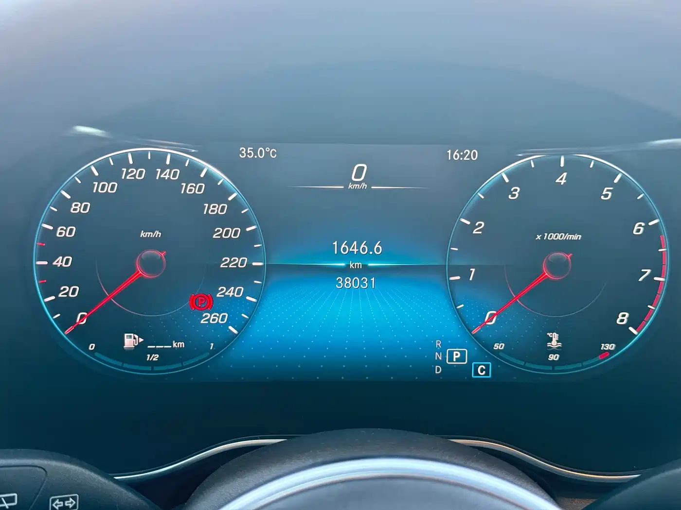 MERCEDES-BENZ GLC