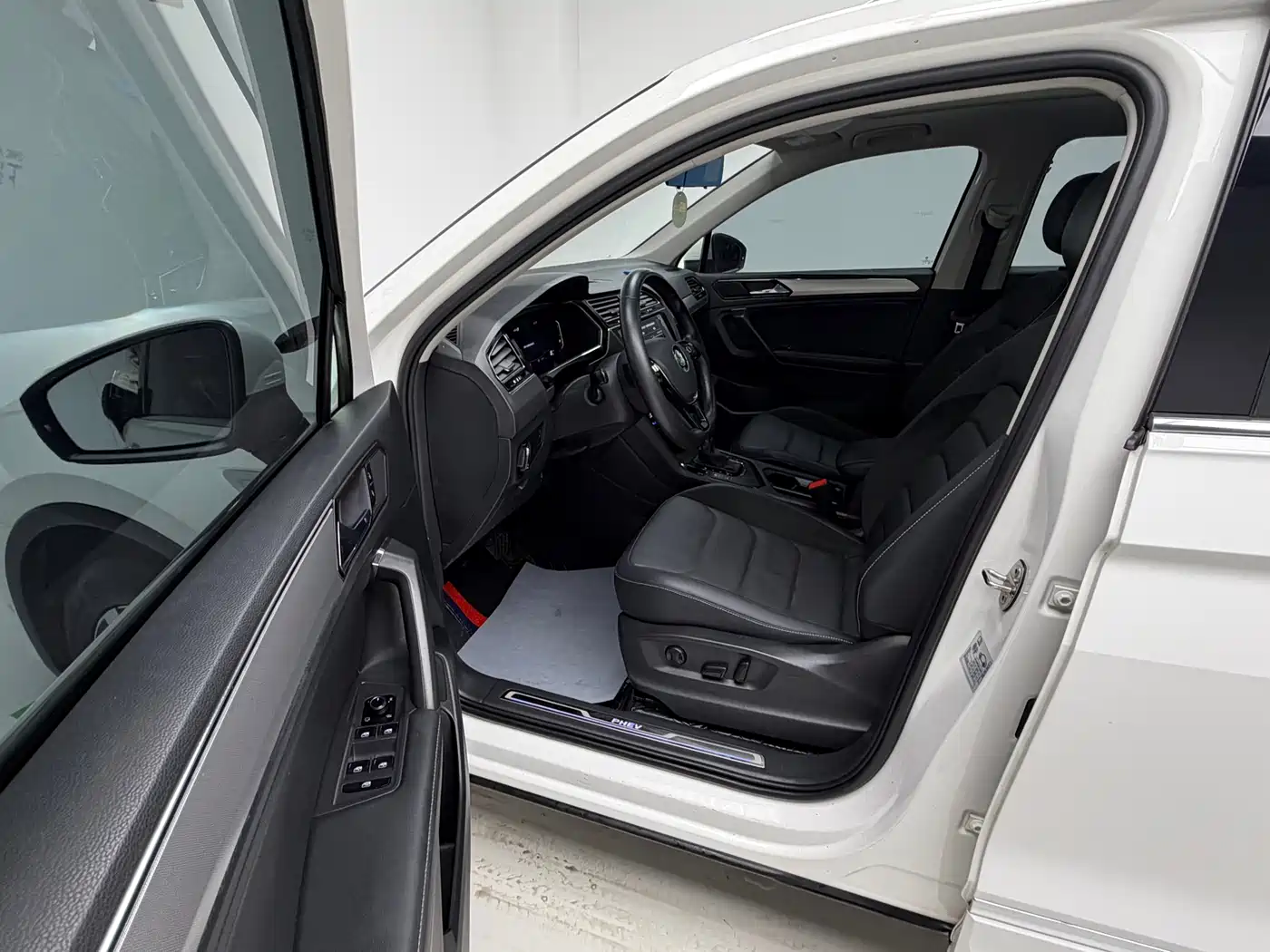 VOLKSWAGEN TIGUAN L NEW ENERGY