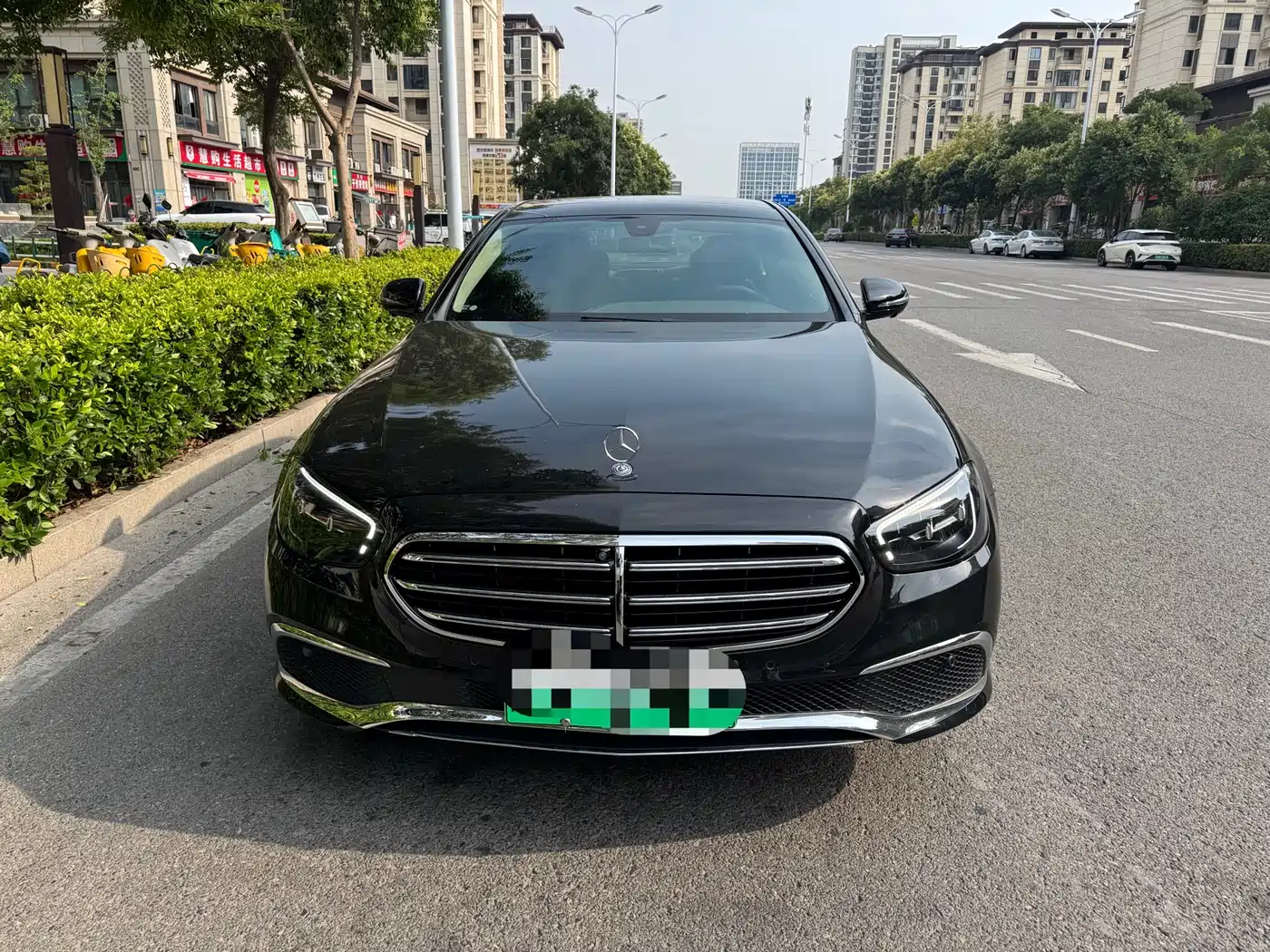 Mercedes-Benz E-Class New Energy 2022 Facelift II E 350 e L Plug-in Hybrid Sedan фото 2
