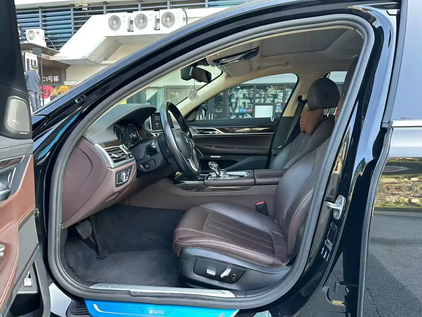 BMW 7 Series 2016 730Li Leading фото 4