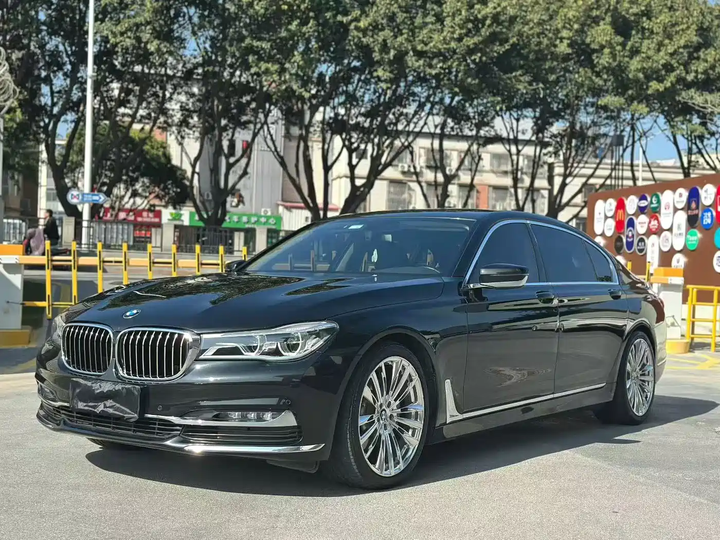 BMW 7 Series 2016 730Li Leading фото 3