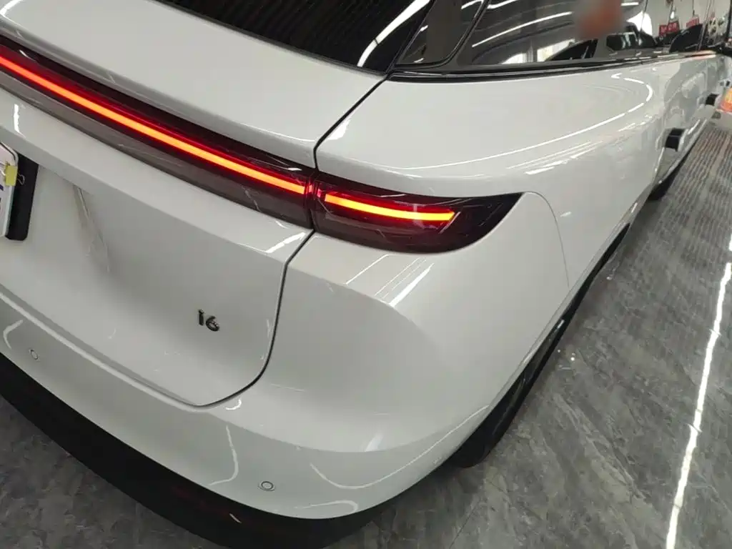 Li Auto i6 2026 2025 2WD Base Model