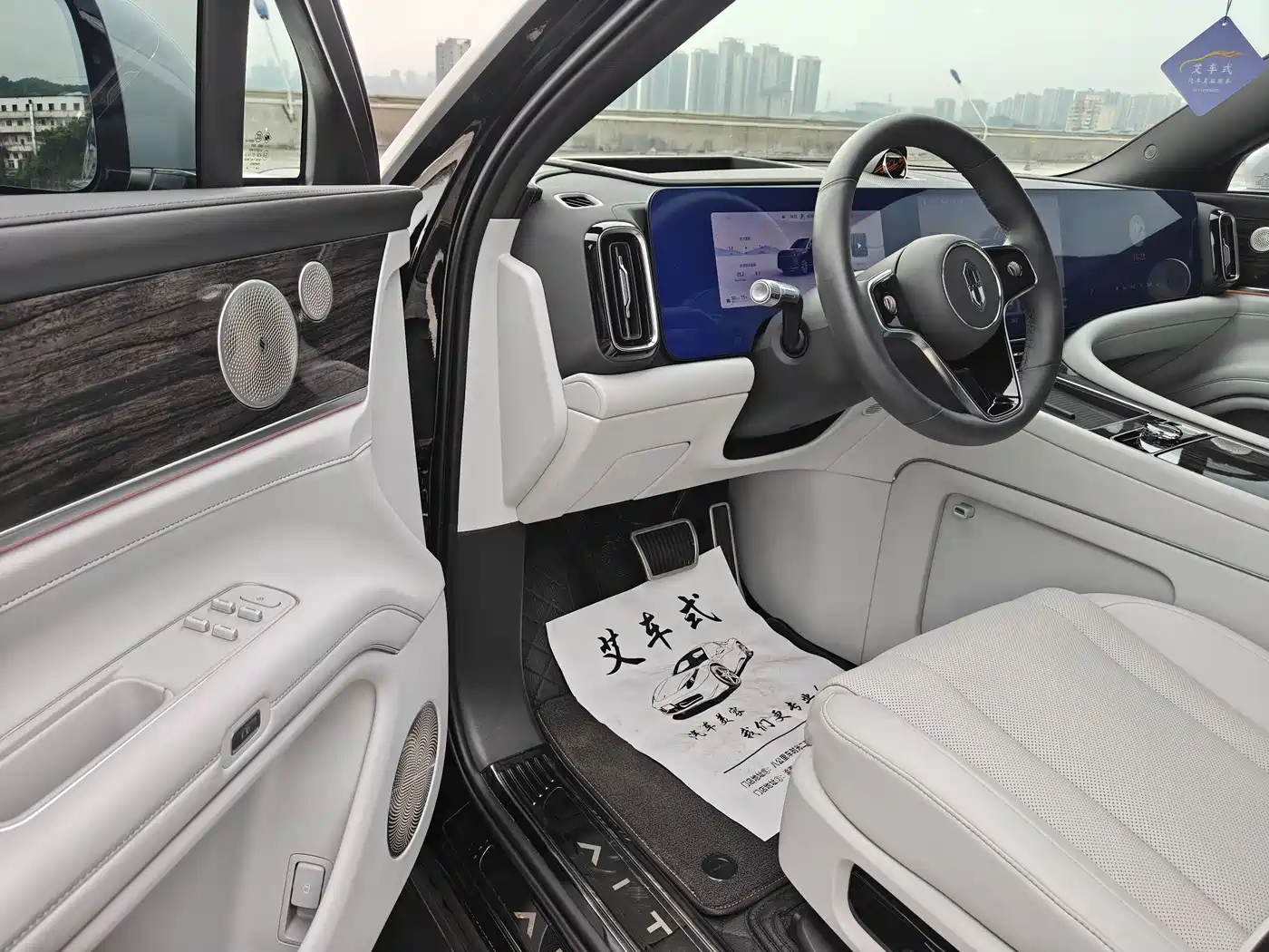 AITO Wenjie AITO M9 2024 Extended Range Ultra 42kWh 6-Seater фото 9