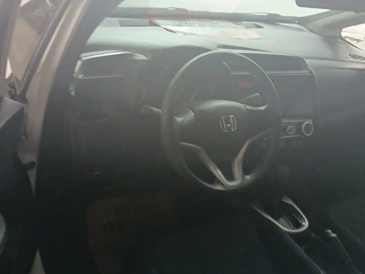 Фото 4 - Honda Fit