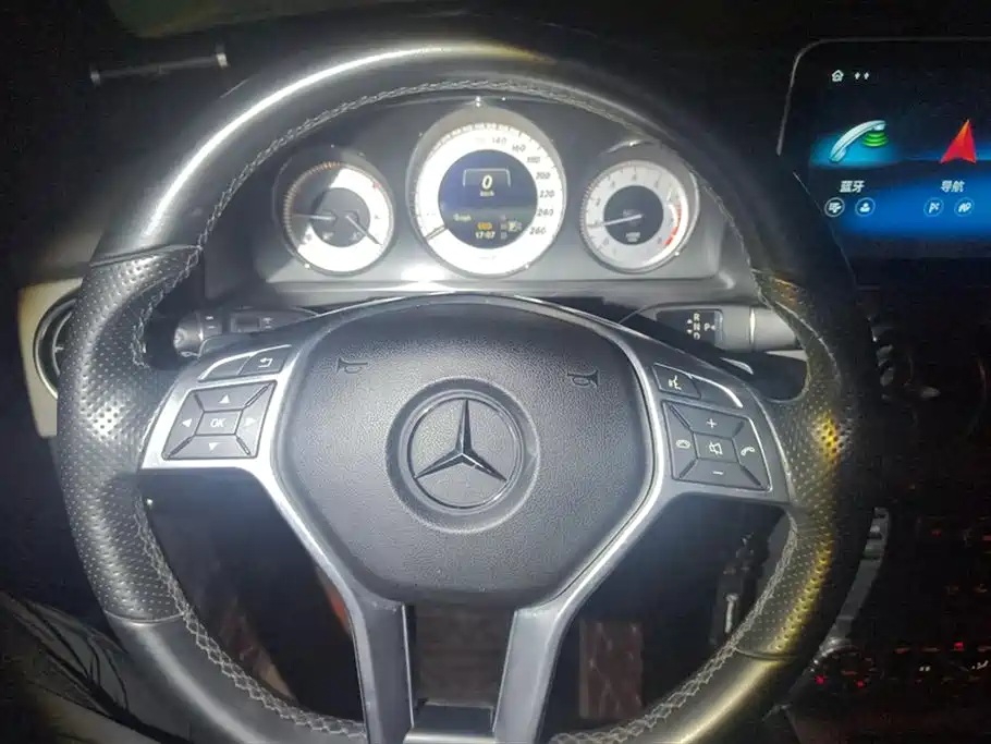 Mercedes-Benz GLK-Class 2015 GLK 260 4MATIC Fashion Ultimate Edition фото 15