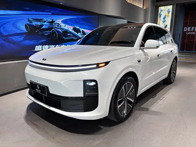Li Auto L6 2025