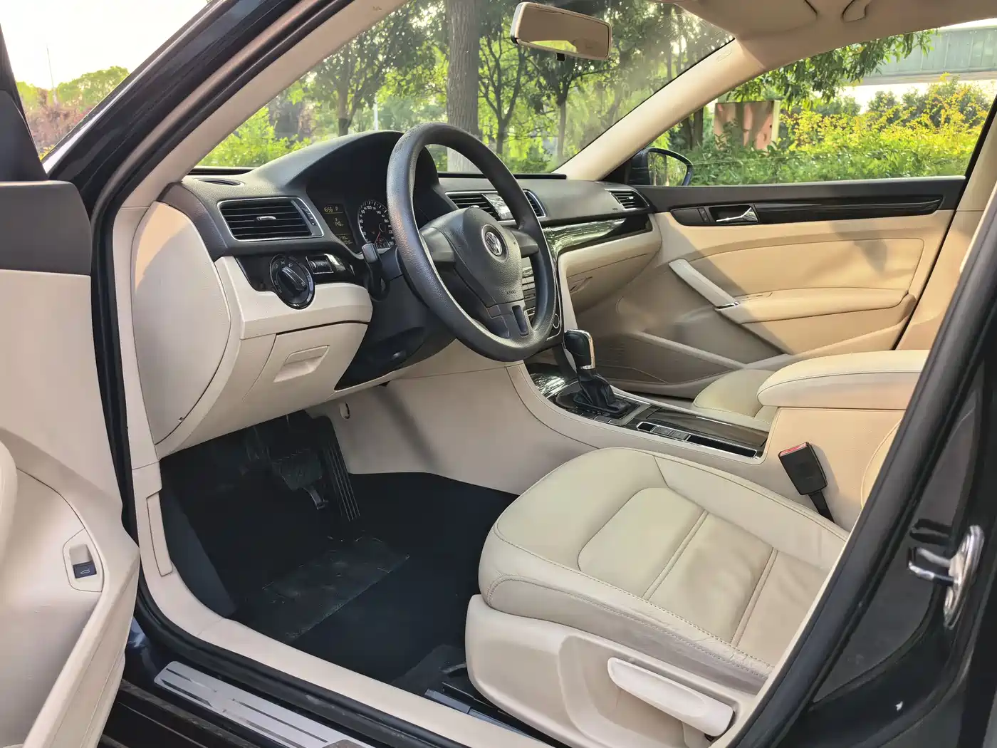 Volkswagen Passat 2013 1.8TSI DSG Government Procurement Edition фото 14