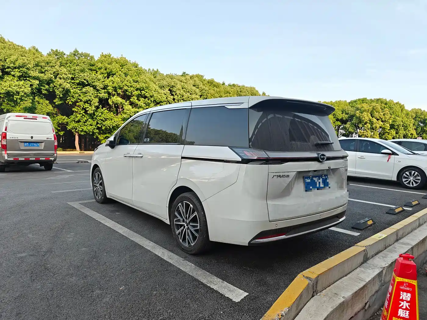 GAC Trumpchi Trumpchi E8 2024 Glory Series 2.0L Glory Edition фото 9