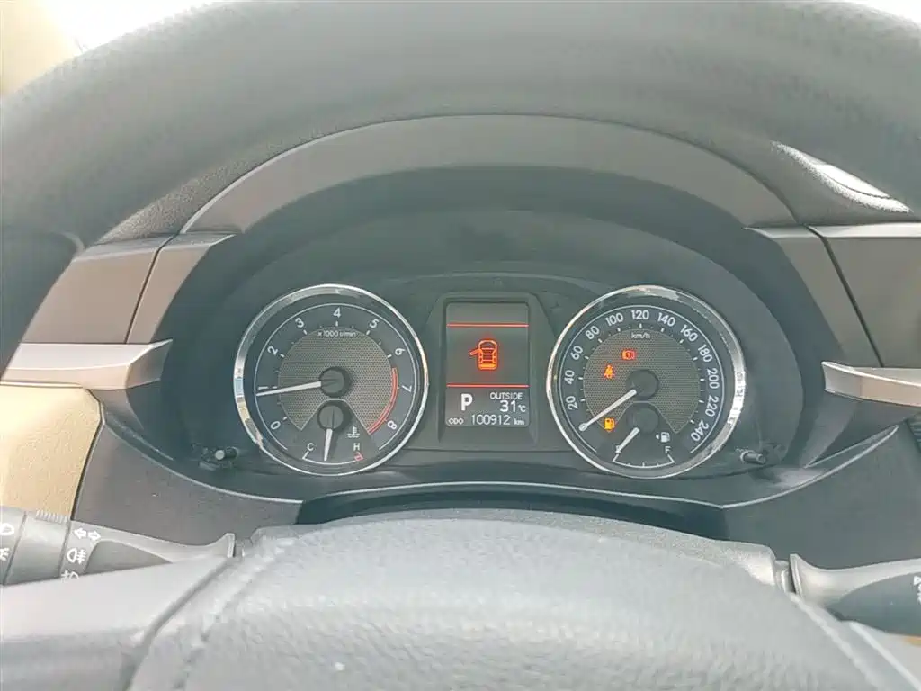 Toyota Corolla 2014 1.6L CVT GL-i фото 12