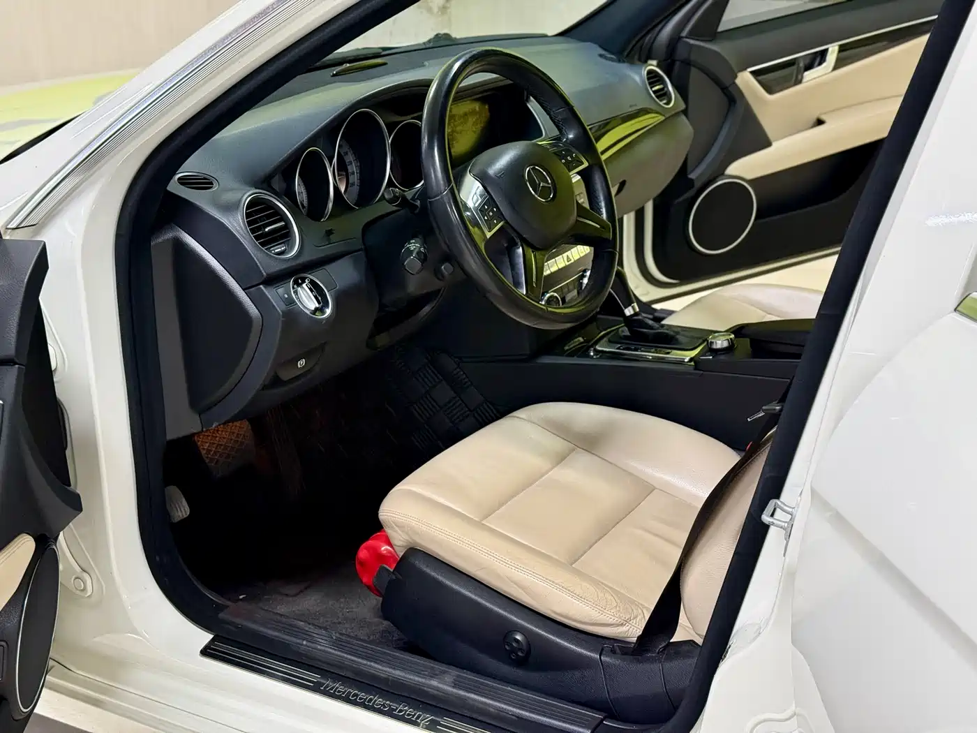 Mercedes-Benz C-Class 2011 C 300 Fashion фото 13