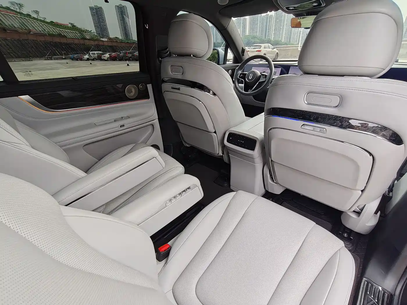 AITO Wenjie AITO M9 2024 Extended Range Ultra 42kWh 6-Seater фото 23