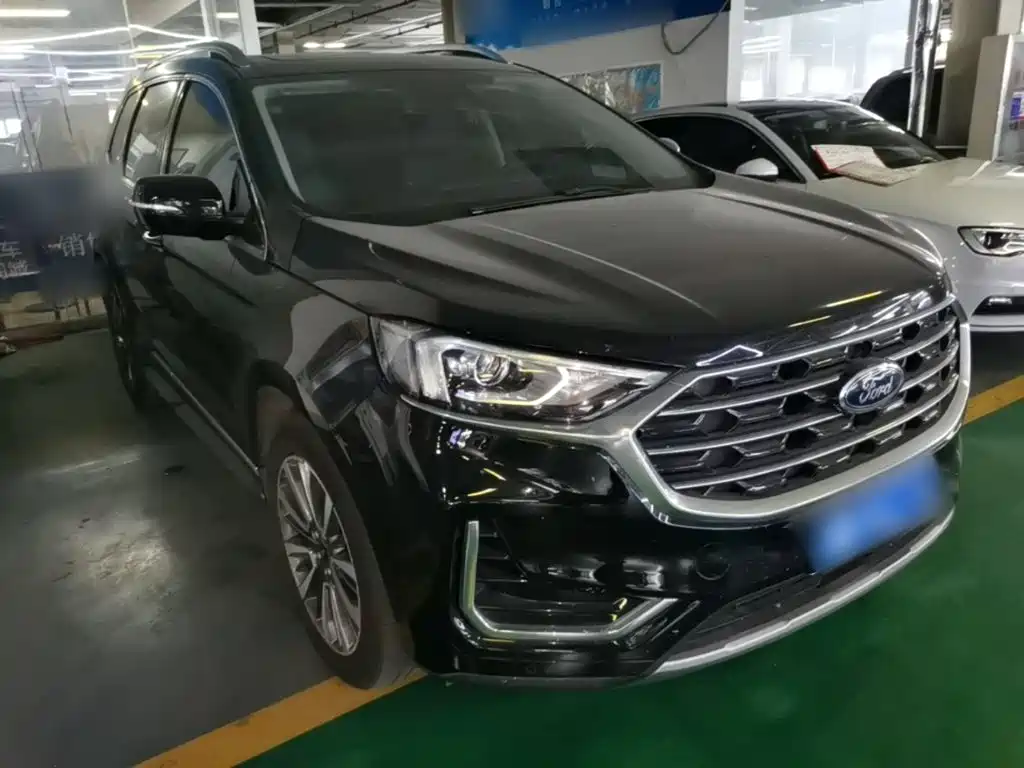 Фото 4 - Ford Edge