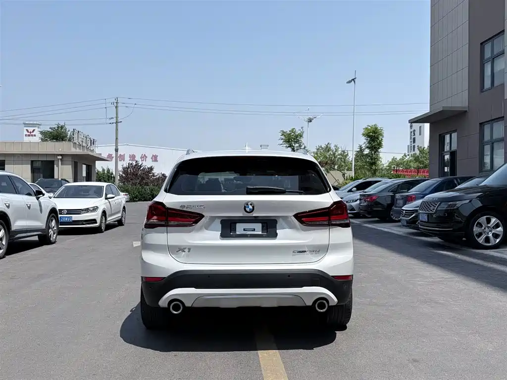 BMW X1 2022 sDrive20Li Fashion фото 5