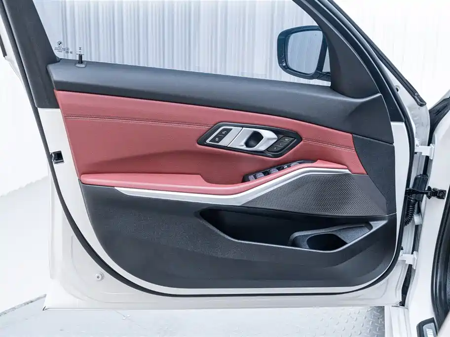 BMW 3 Series 2023 320Li M Sport Package фото 14