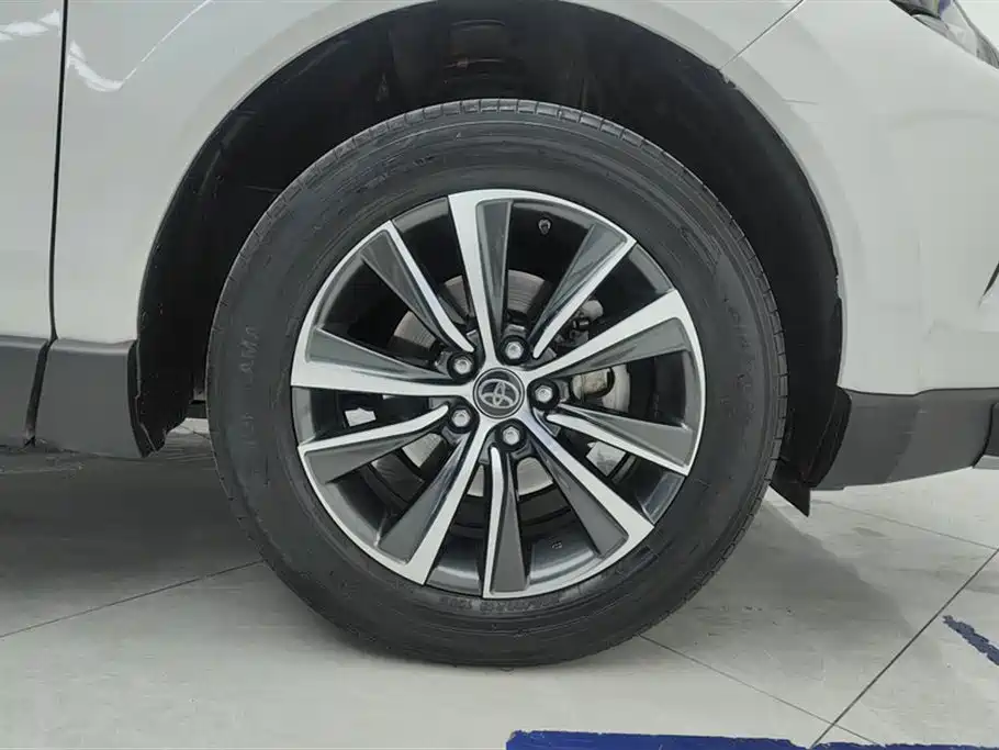 Toyota Lingfang HARRIER 2022 2.0L CVT 2WD Progressive Edition фото 6