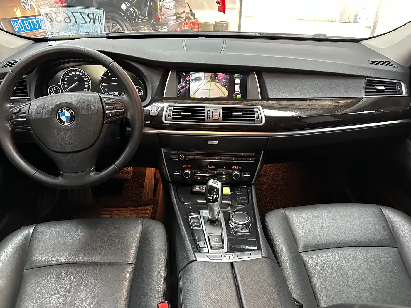 BMW 5 Series GT 2014 528i Leading фото 5