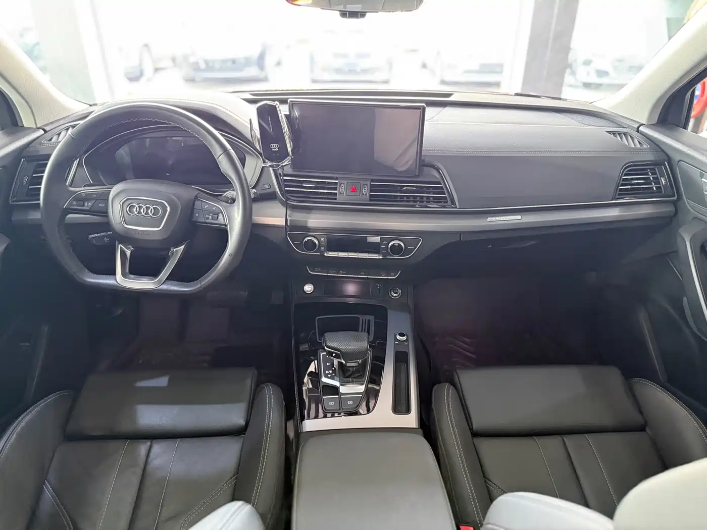 Audi Q5L 2024 Model 40 TFSI Luxury Dynamic фото 9