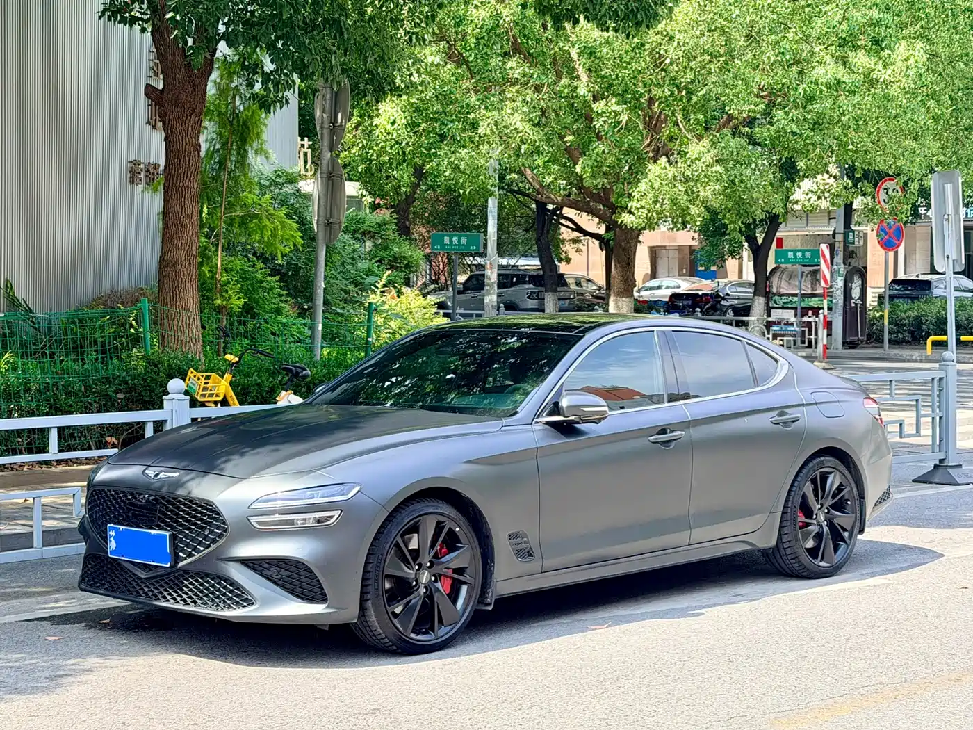 Genesis G70