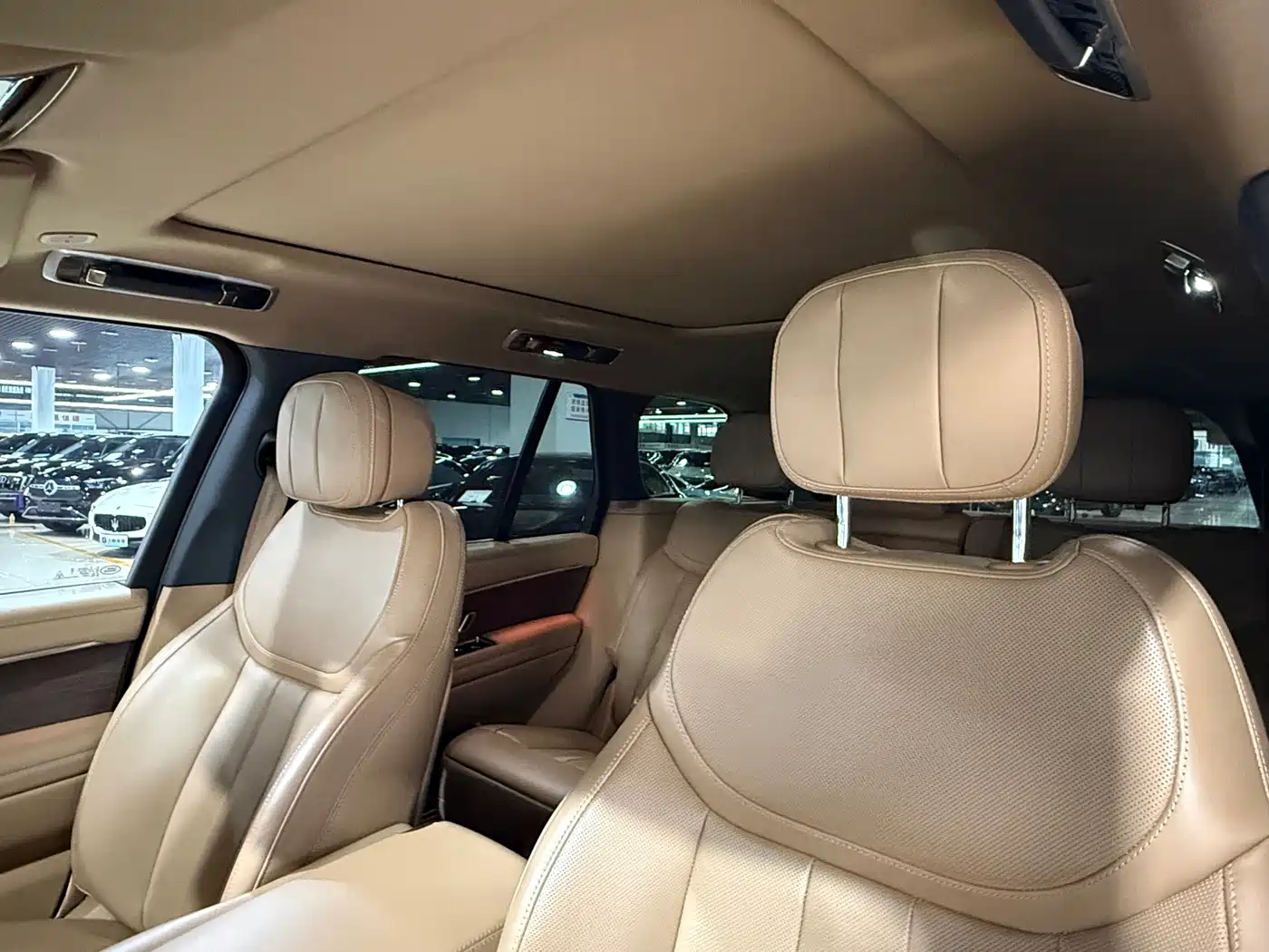 Land Rover Range Rover 2024 2024 3.0 L6 360PS Golden Age Edition