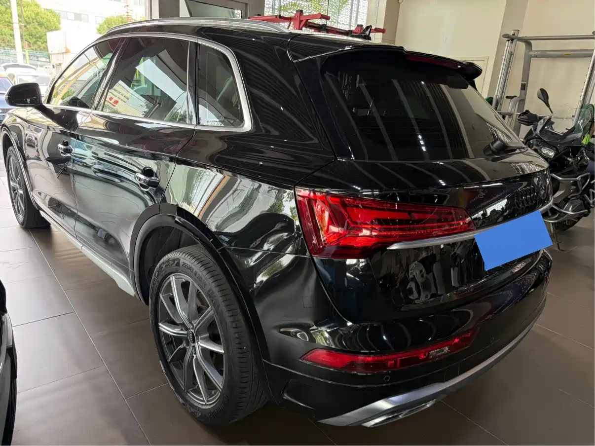 Audi Q5L 2024 Model 40 TFSI Luxury Dynamic фото 10
