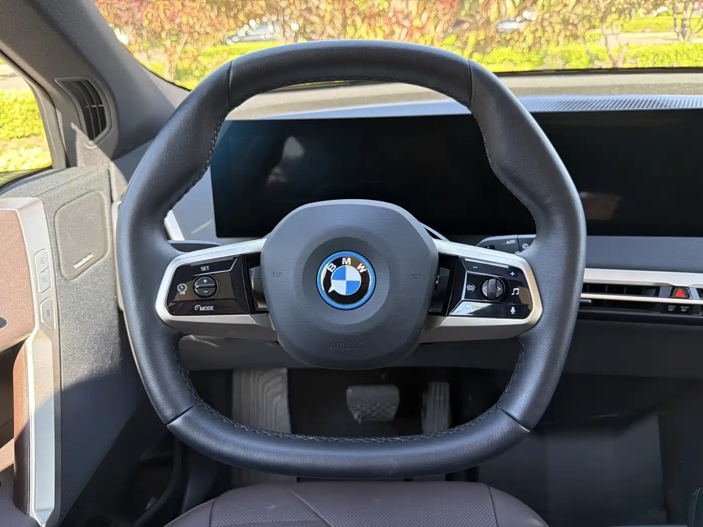 BMW iX 2023 xDrive40 фото 11
