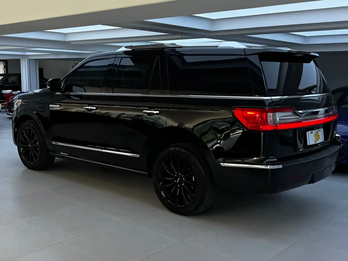 Lincoln Navigator 2019 3.5T Ultimate China VI фото 21