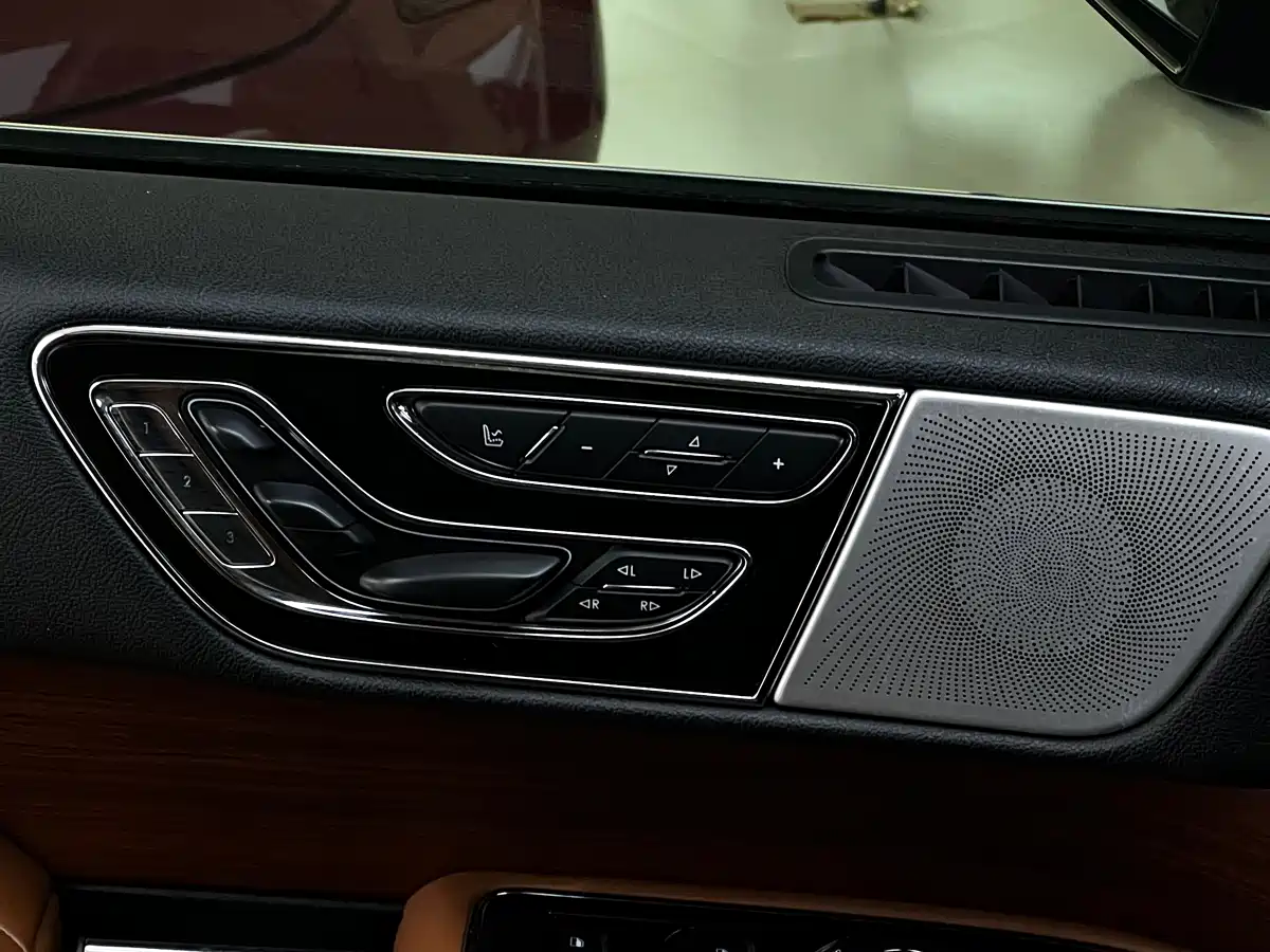 Lincoln Navigator 2019 3.5T Ultimate China VI фото 6
