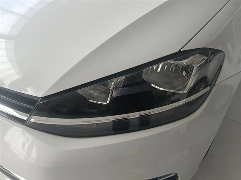 Volkswagen Golf 2018 230TSI Automatic Comfort фото 24
