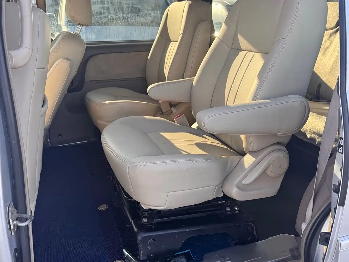 Buick GL8 2014 2.4L Classic Edition фото 6