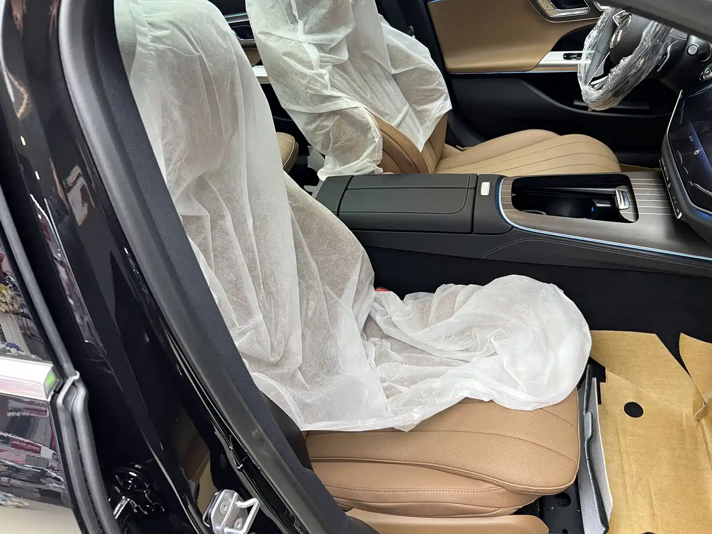 Mercedes-Benz E-Class 2026 E 300 L Luxury фото 12