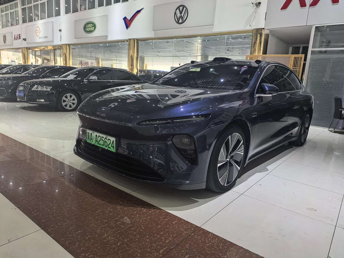 NIO ET7
