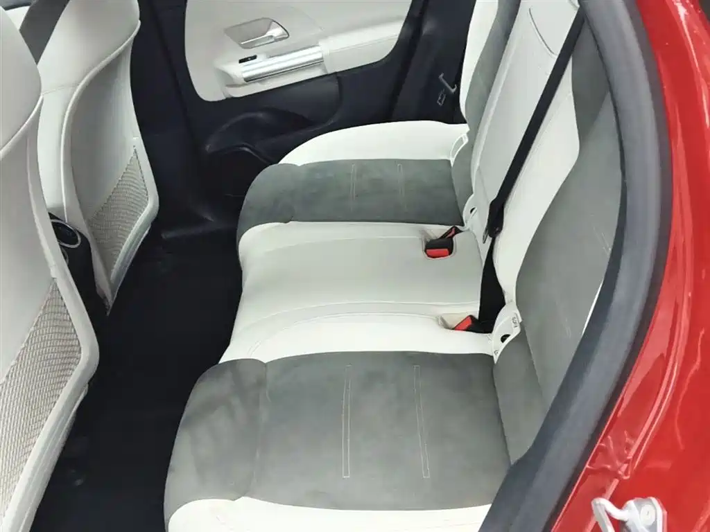Mercedes-Benz EQA 2022 EQA 300 4MATIC Launch Special Edition фото 17