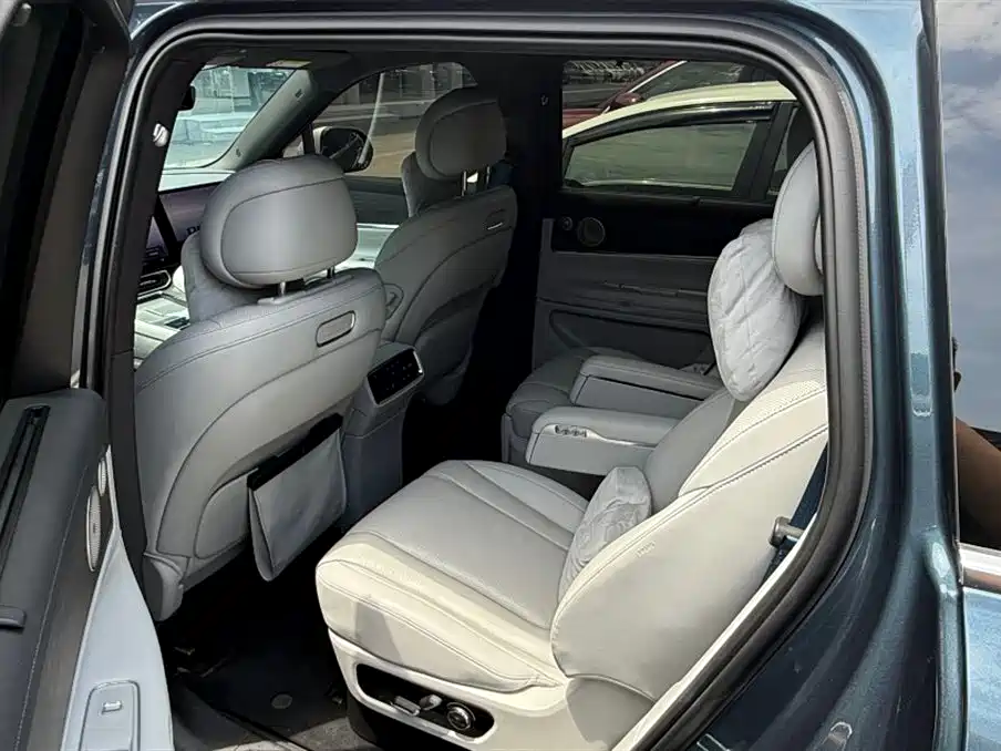 AITO Wenjie AITO M9 2024 Pure Electric Ultra 100kWh 6-Seater фото 4