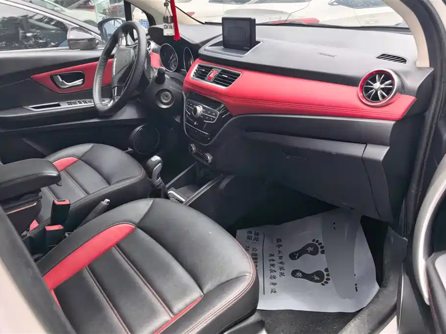 Haval H1 2016 Blue Label 1.5L AMT Luxury фото 8