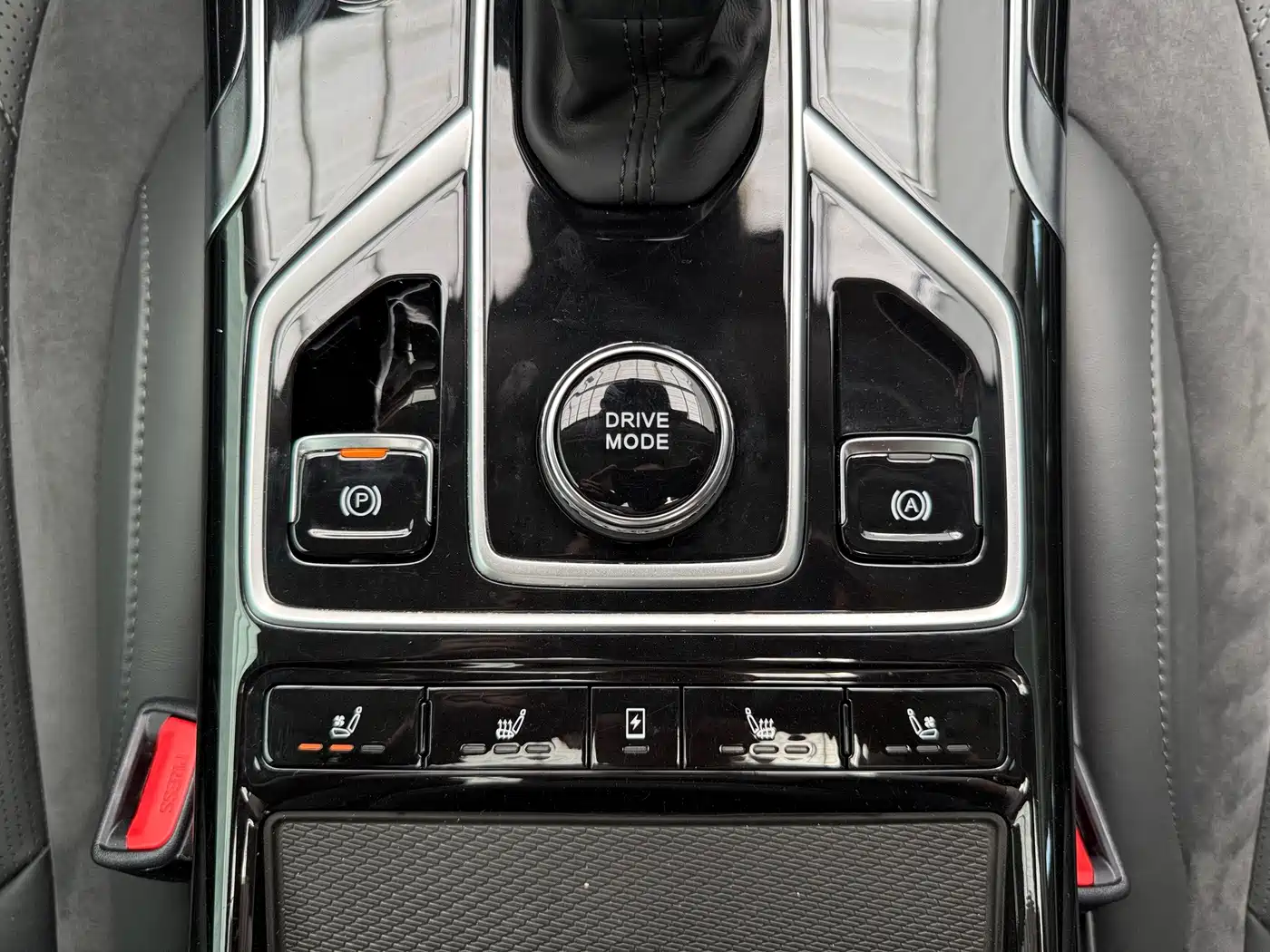 Фото 22 - Hongqi HS5