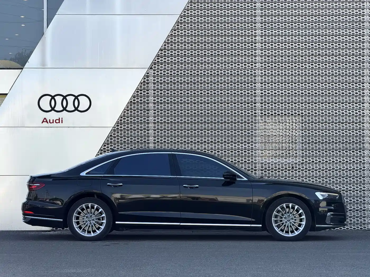 Audi A8 2018 A8L 55 TFSI quattro Launch Elite фото 3