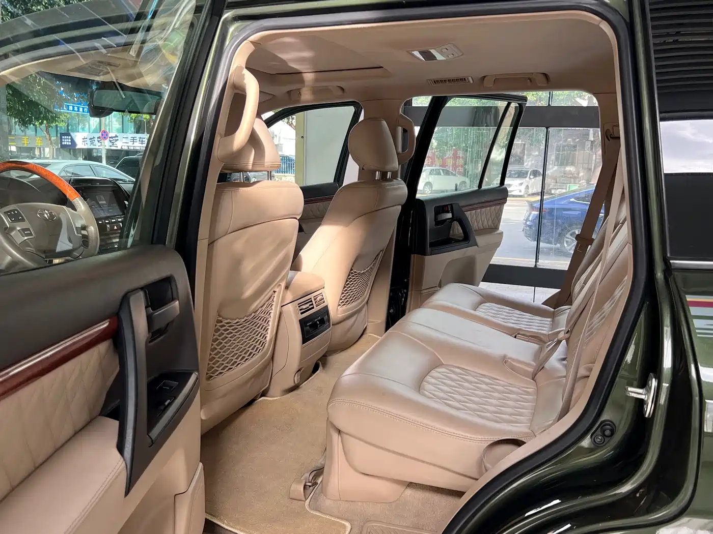 Toyota Land Cruiser (Import) 2015 4.0L V6 Middle East Limited Edition фото 15