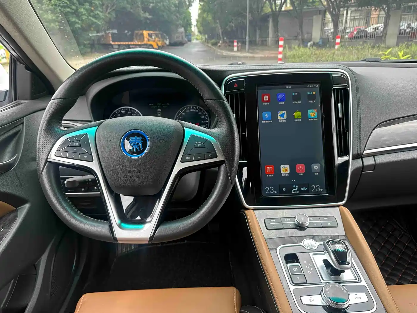 BYD Qin New Energy 2017 1.5T Premium Model фото 8