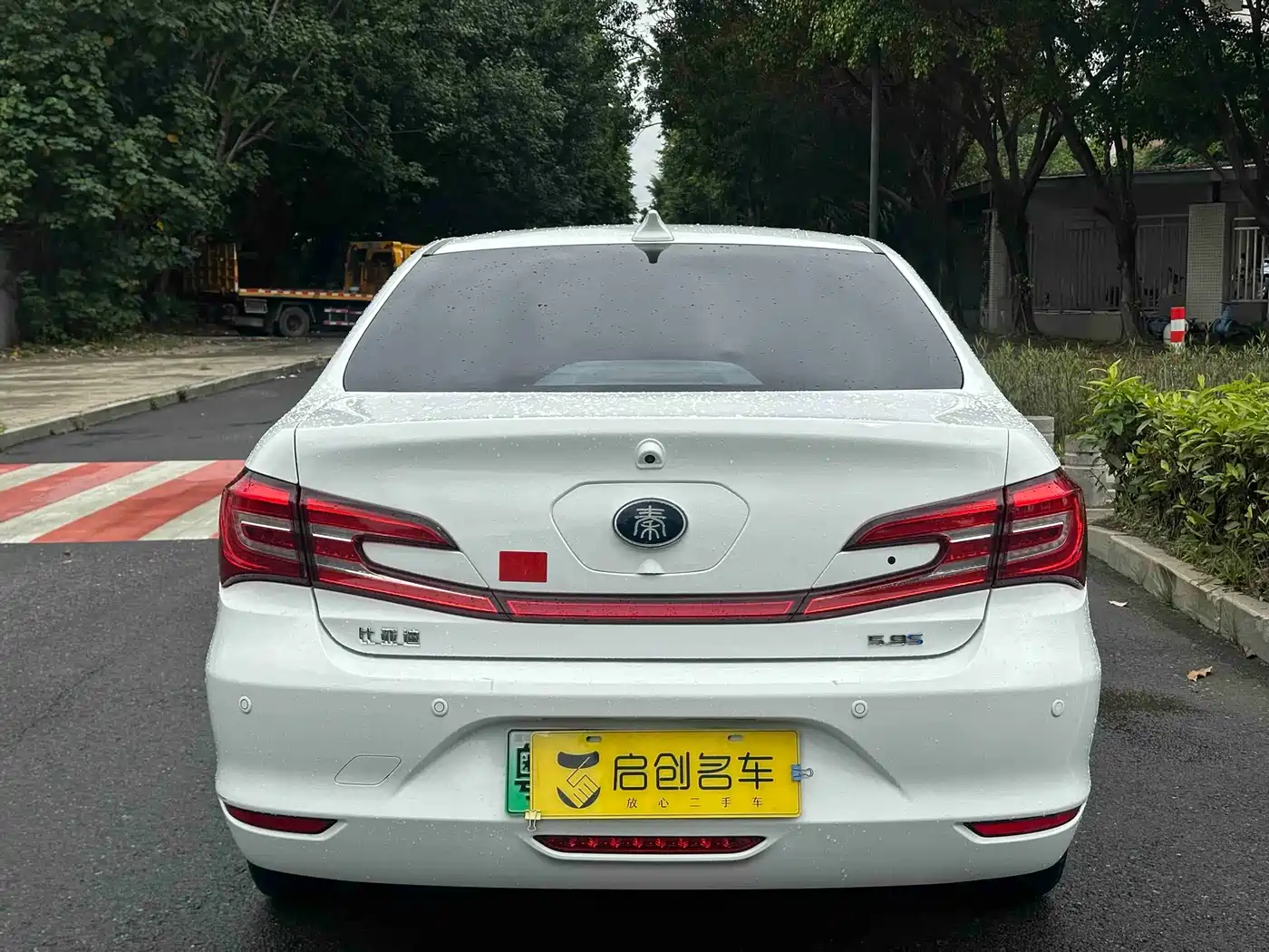 BYD Qin New Energy 2017 1.5T Premium Model фото 4