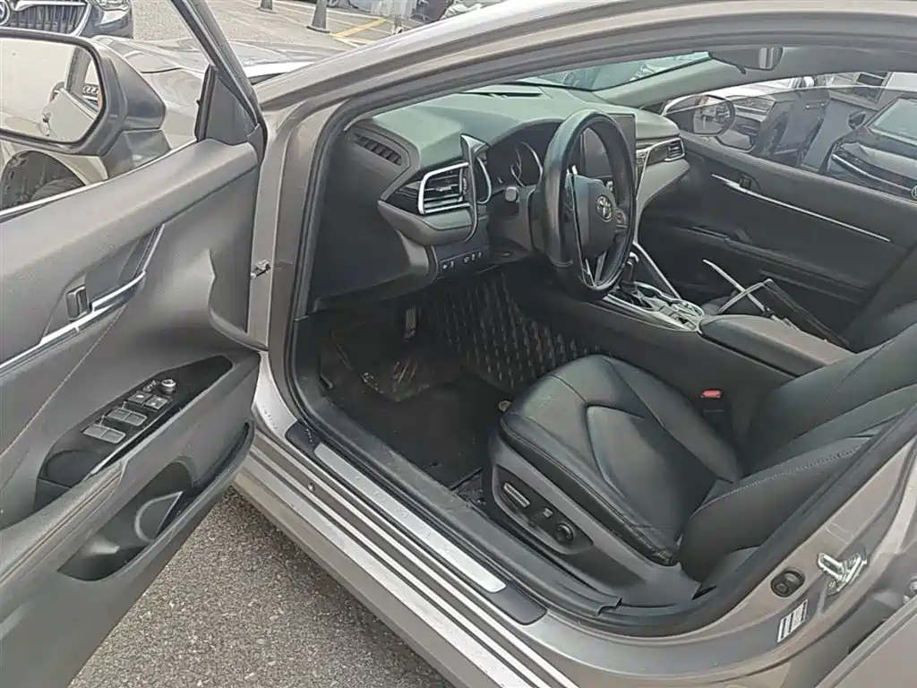 Toyota Camry 2021 2.0G Luxury Edition фото 16