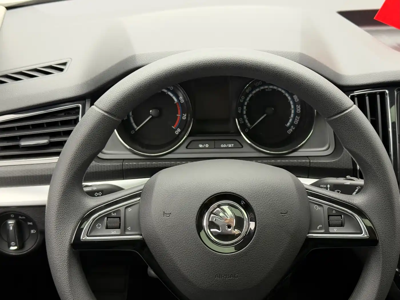Škoda Kamiq 2023 Facelift 1.5L Auto Comfort Edition фото 15