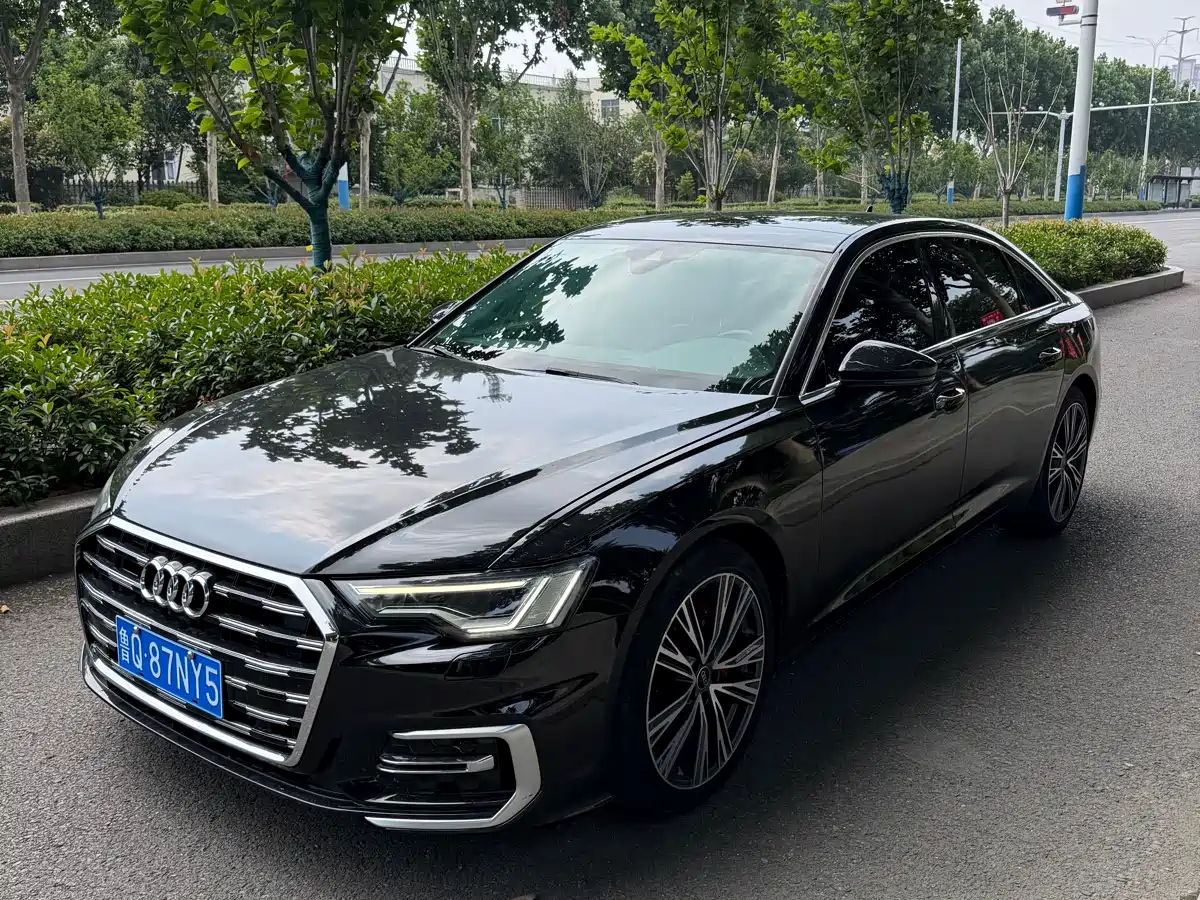 Фото 2 - Audi A6L