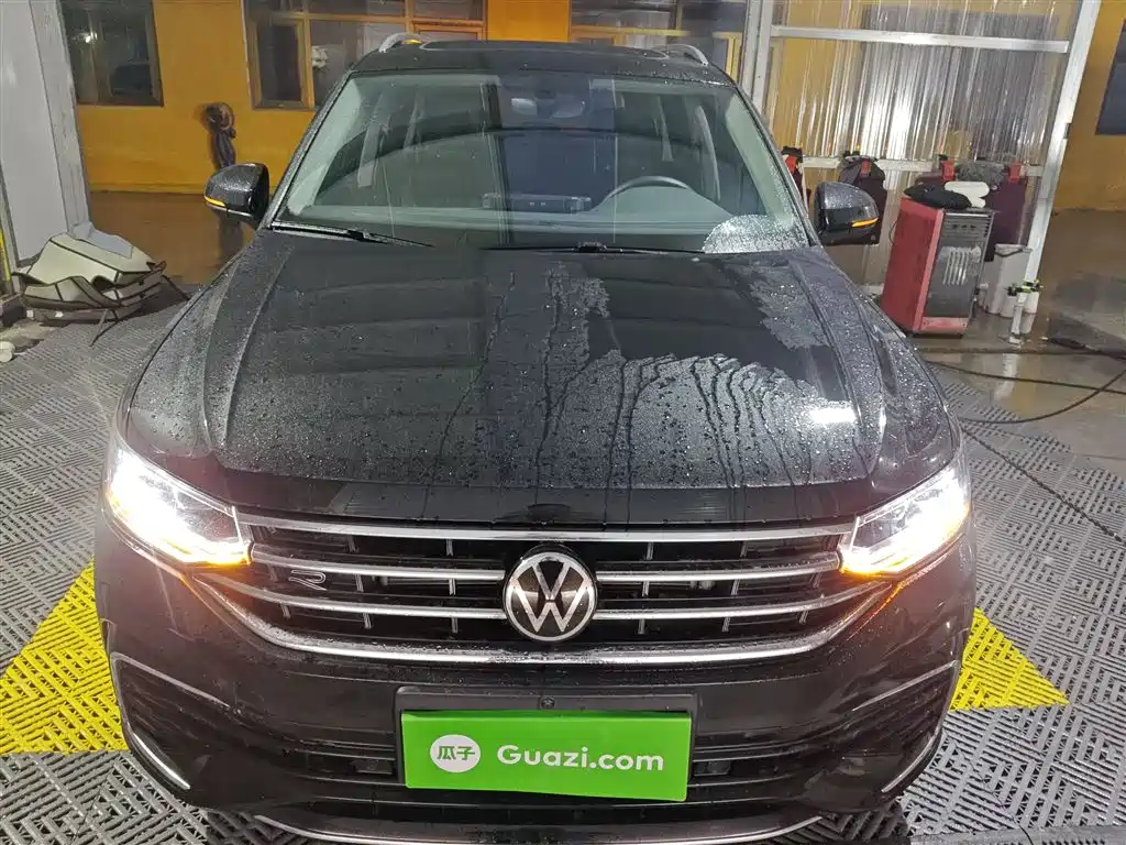 Volkswagen Tiguan L 2024 330TSI Automatic 2WD R-Line Premium Enjoyment Edition фото 3