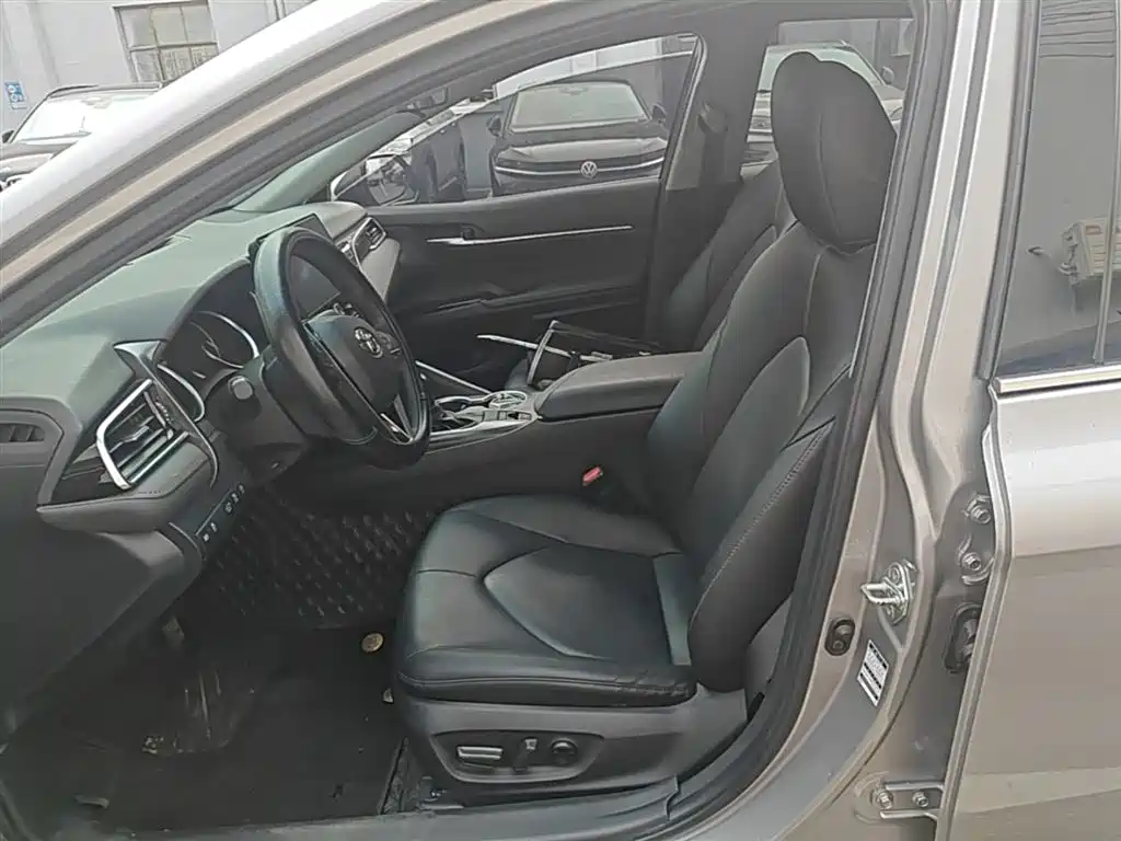 Toyota Camry 2021 2.0G Luxury Edition фото 15