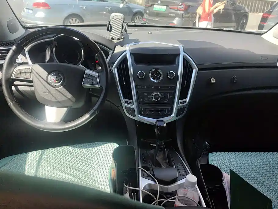 Photo 12 - Cadillac SRX
