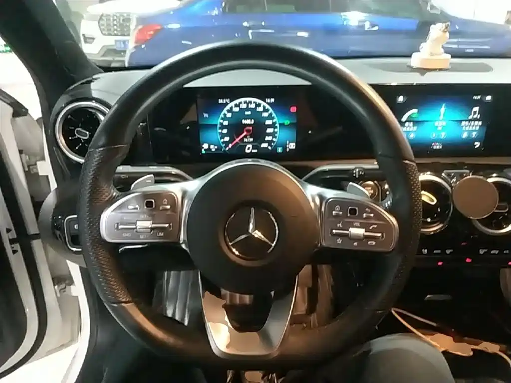 Mercedes-Benz A-Class 2019 A 180 L Sport Sedan фото 11
