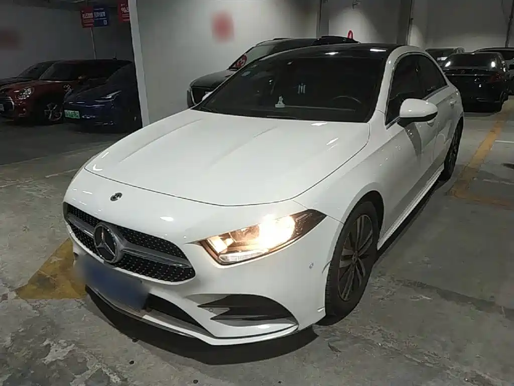 Mercedes-Benz A-Class 2019 A 180 L Sport Sedan фото 2
