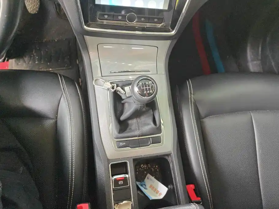 Roewe RX5 2017 2018 20T 2WD Manual Internet Smart Value
