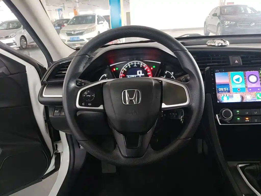 Фото 11 - Honda Civic