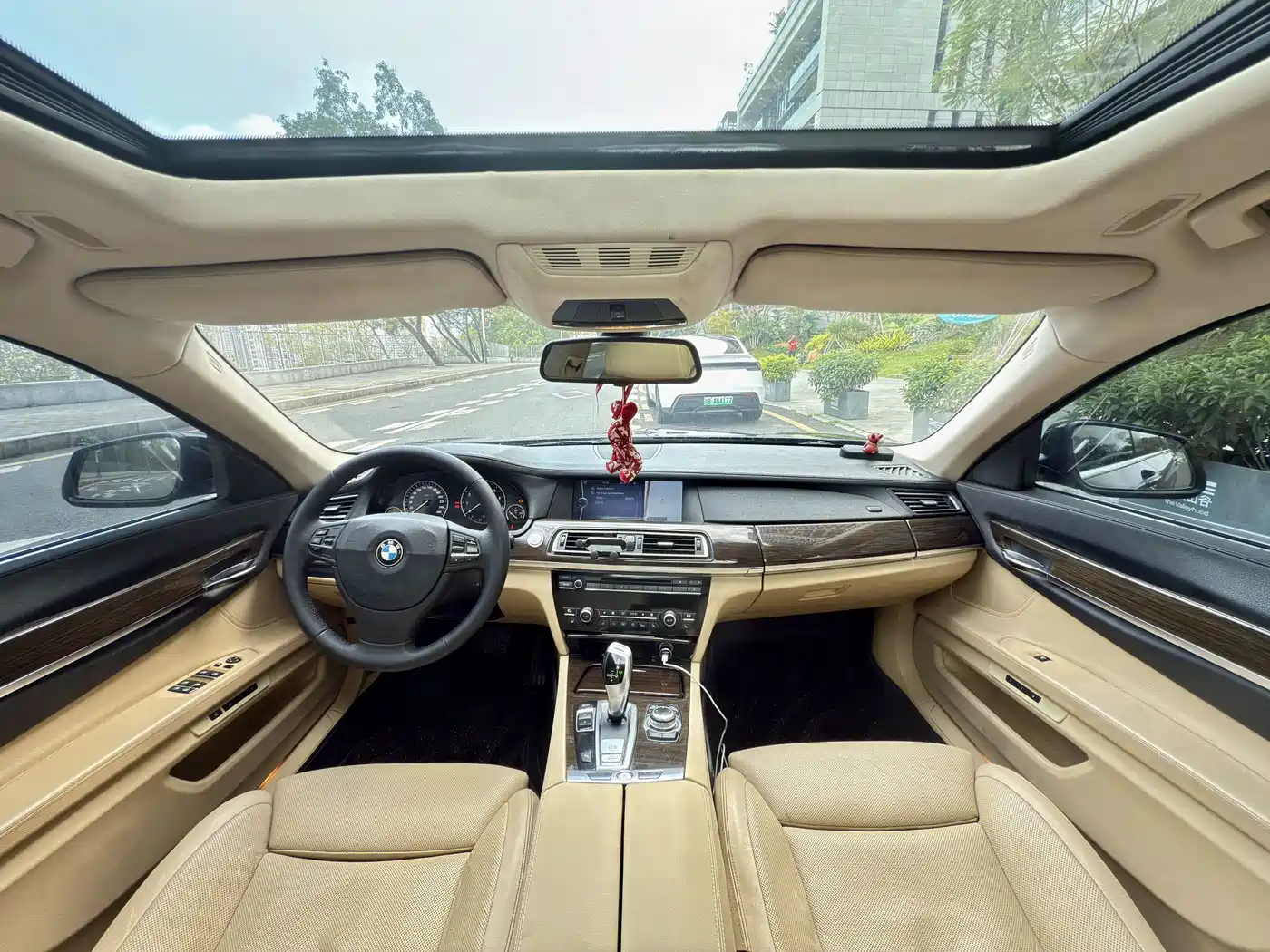 BMW 7 Series 2009 740Li Luxury фото 6